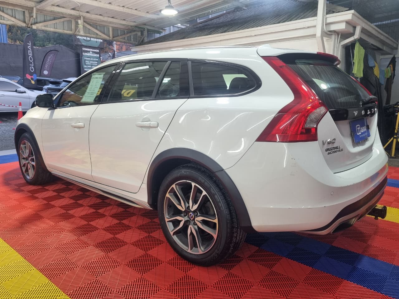 Venta de VOLVO V60 D4 2.4 LTD AWD AUT - 2 DUEÑOS