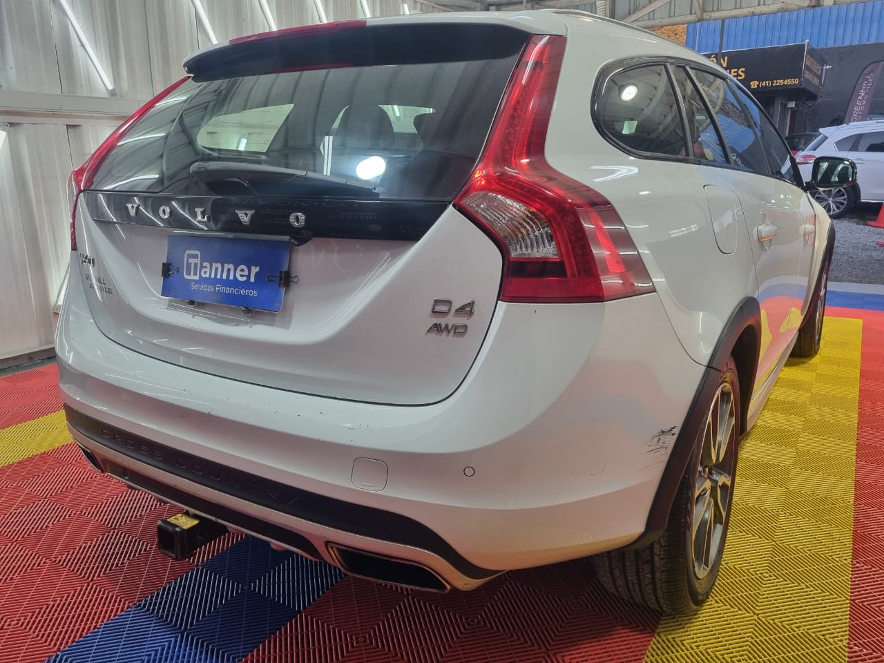 Venta de VOLVO V60 D4 2.4 LTD AWD AUT - 2 DUEÑOS
