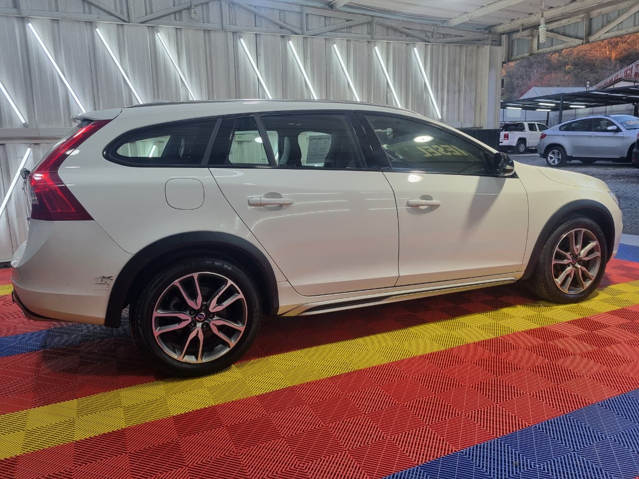 Venta de VOLVO V60 D4 2.4 LTD AWD AUT - 2 DUEÑOS
