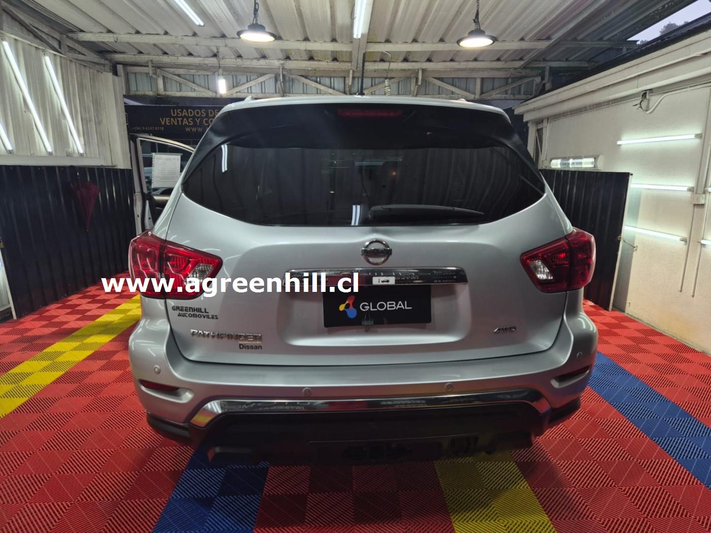 Venta de NISSAN PATHFINDER 4X4 3.5 AUT - 3 CORRIDAS DE ASIENTOS