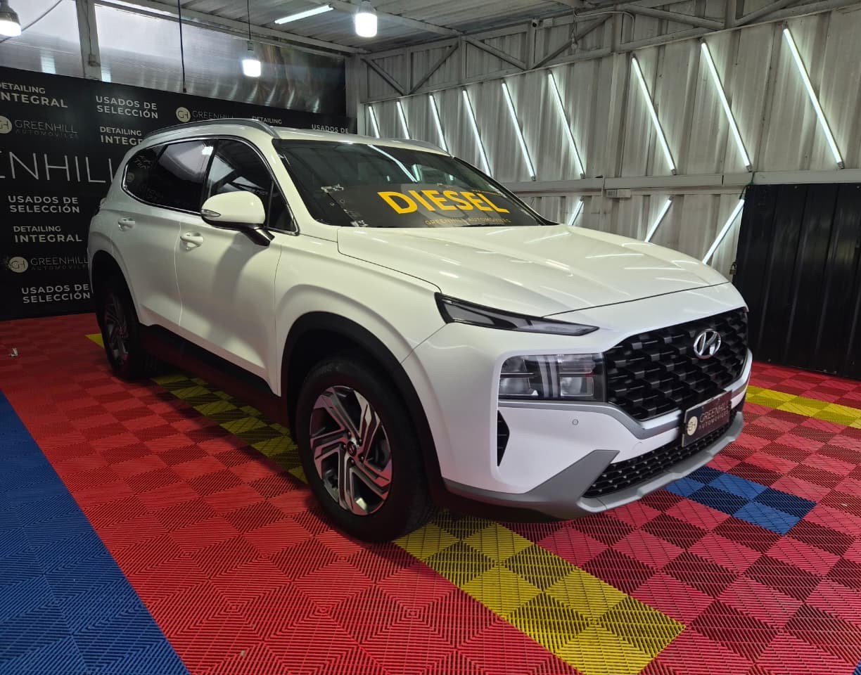 Venta de HYUNDAI SANTA FE 2.2 4X4 DIESEL AUT - 3FILAS DE ASIENTOS