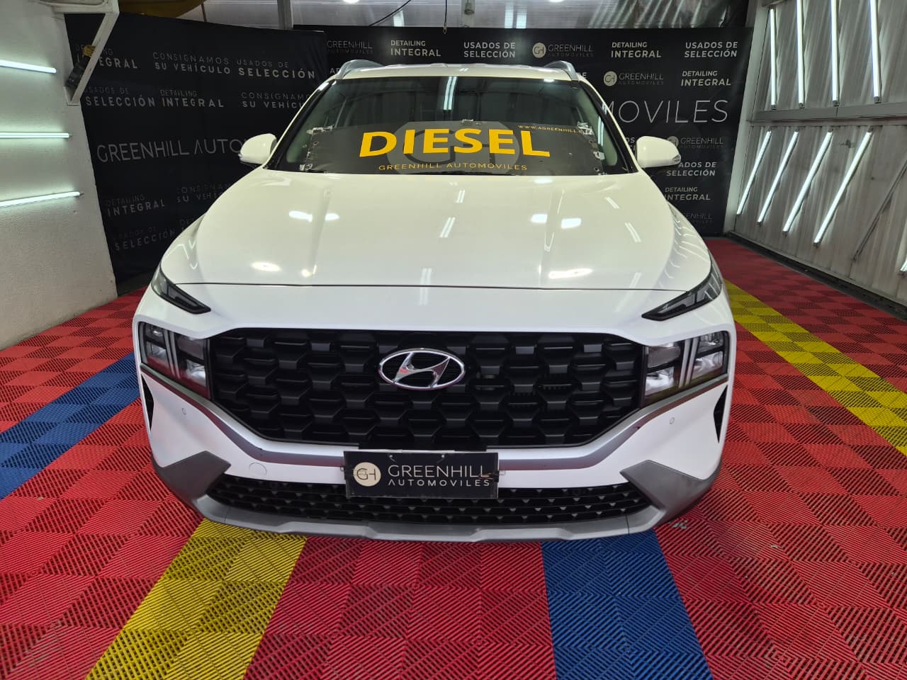 Venta de HYUNDAI SANTA FE 2.2 4X4 DIESEL AUT - 3FILAS DE ASIENTOS