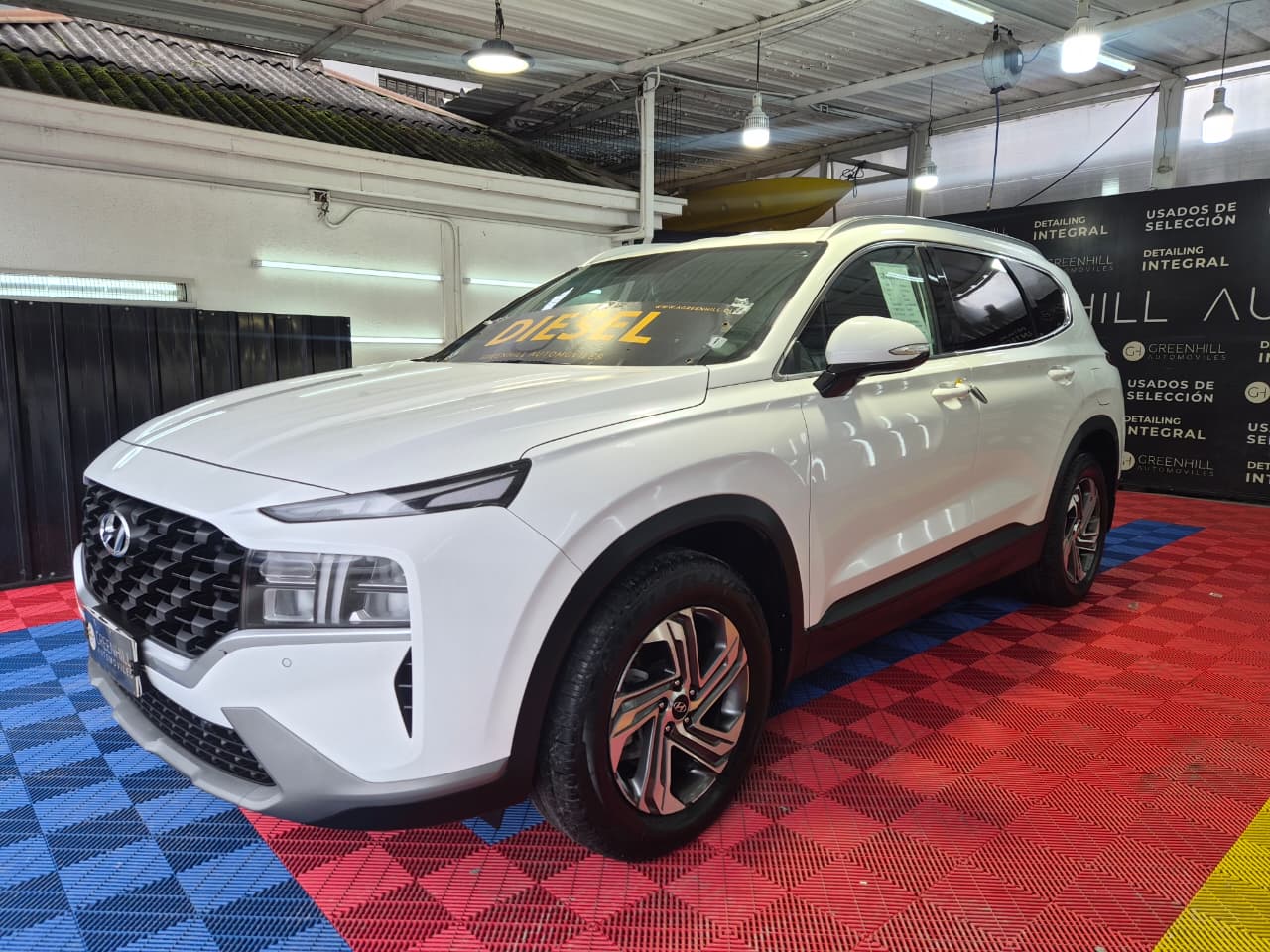 Venta de HYUNDAI SANTA FE 2.2 4X4 DIESEL AUT - 3FILAS DE ASIENTOS