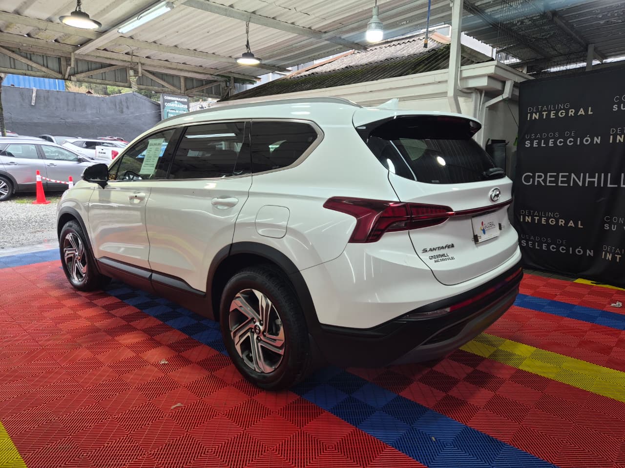 Venta de HYUNDAI SANTA FE 2.2 4X4 DIESEL AUT - 3FILAS DE ASIENTOS