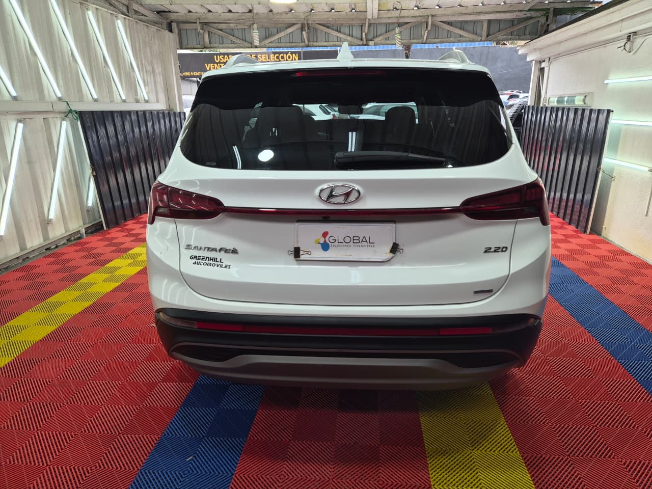 Venta de HYUNDAI SANTA FE 2.2 4X4 DIESEL AUT - 3FILAS DE ASIENTOS