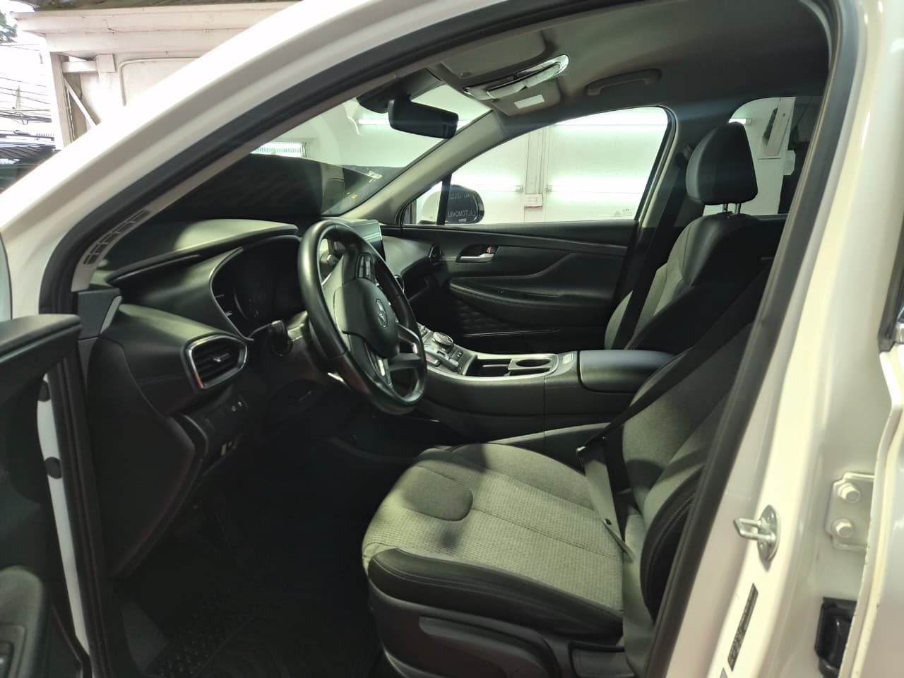 Venta de HYUNDAI SANTA FE 2.2 4X4 DIESEL AUT - 3FILAS DE ASIENTOS