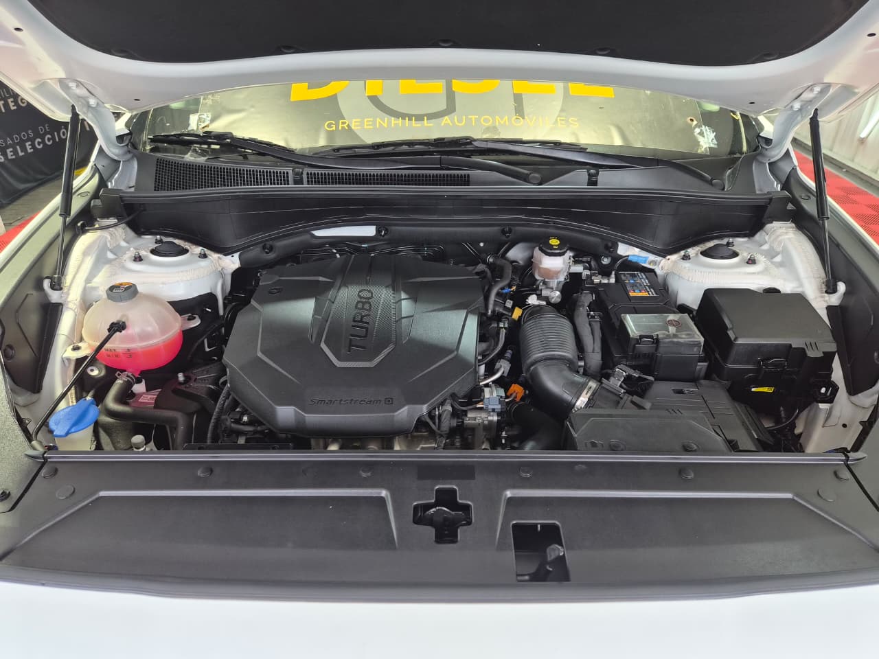 Venta de HYUNDAI SANTA FE 2.2 4X4 DIESEL AUT - 3FILAS DE ASIENTOS