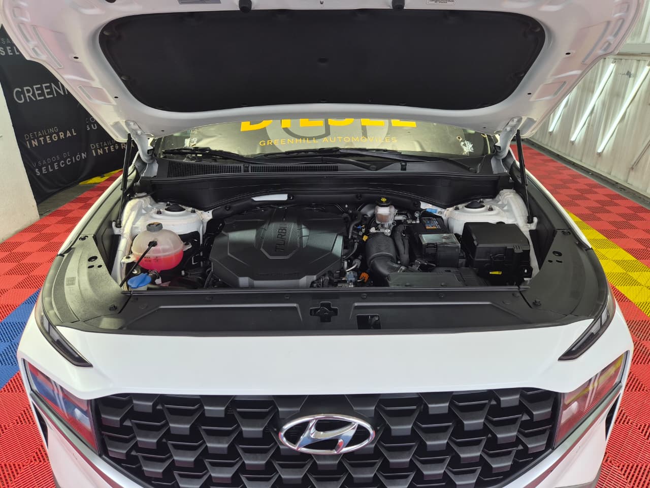 Venta de HYUNDAI SANTA FE 2.2 4X4 DIESEL AUT - 3FILAS DE ASIENTOS
