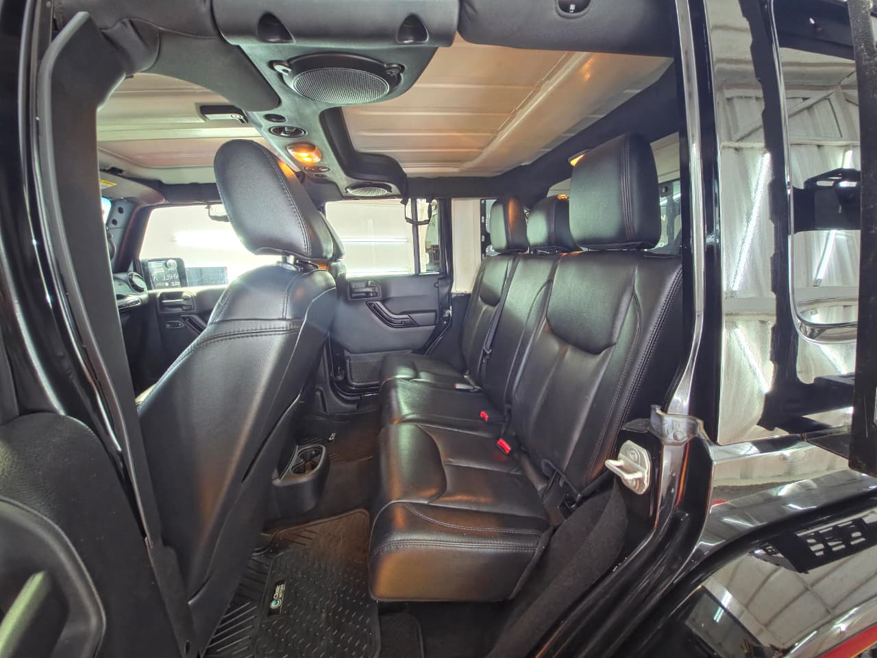 Venta de JEEP WRANGLER UNLIMITED SAHARA 2.8 4X4 AUT DIESEL 