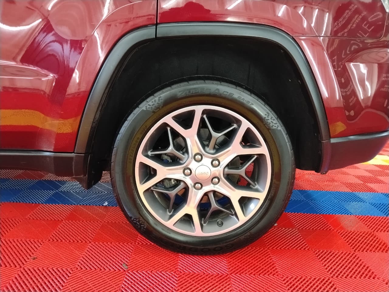 Venta de JEEP GRAND CHEROKEE LTD 3.0 4X4 AT DIESEL - 2DUEÑOS