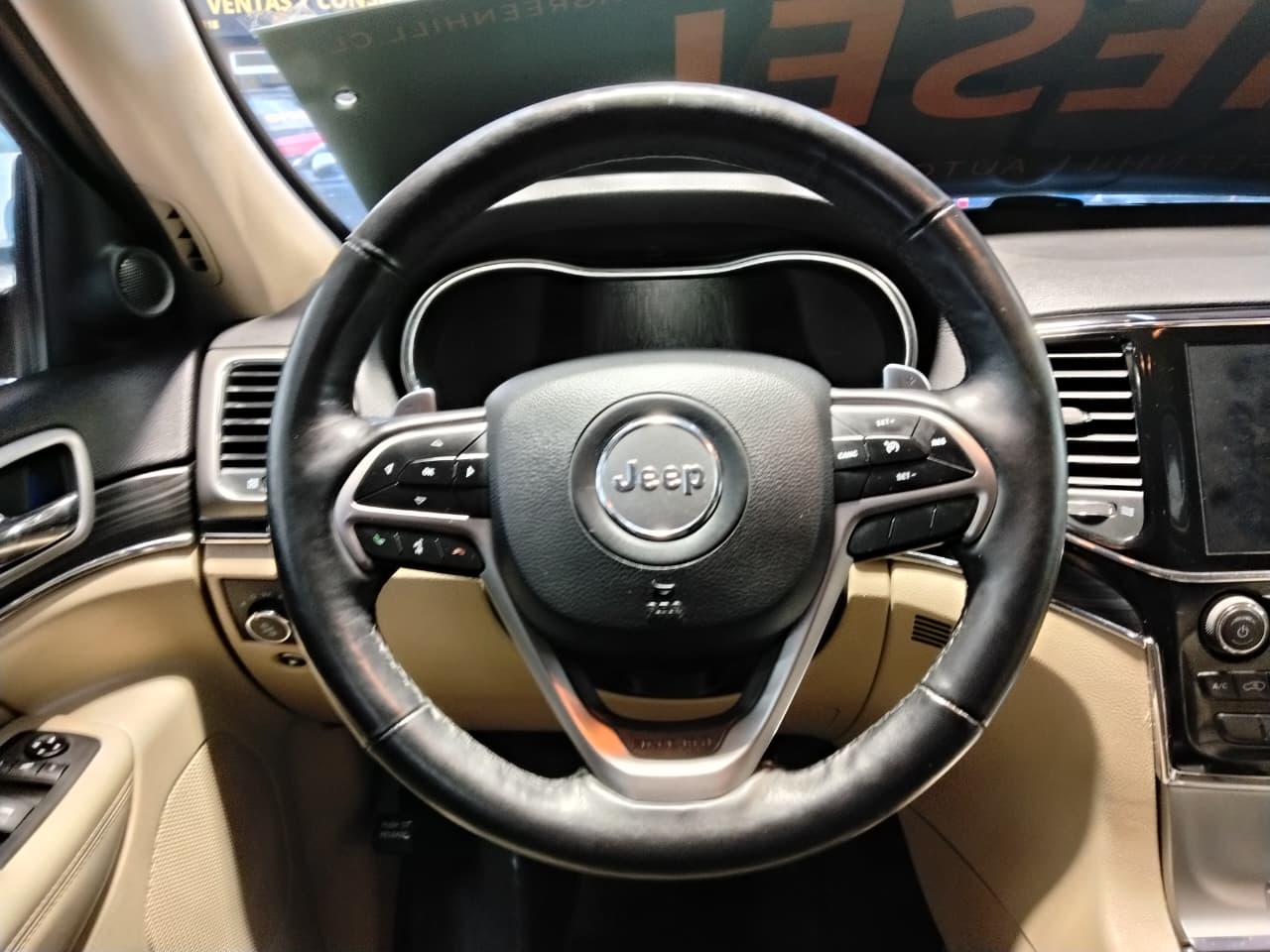 Venta de JEEP GRAND CHEROKEE LTD 3.0 4X4 AT DIESEL - 2DUEÑOS