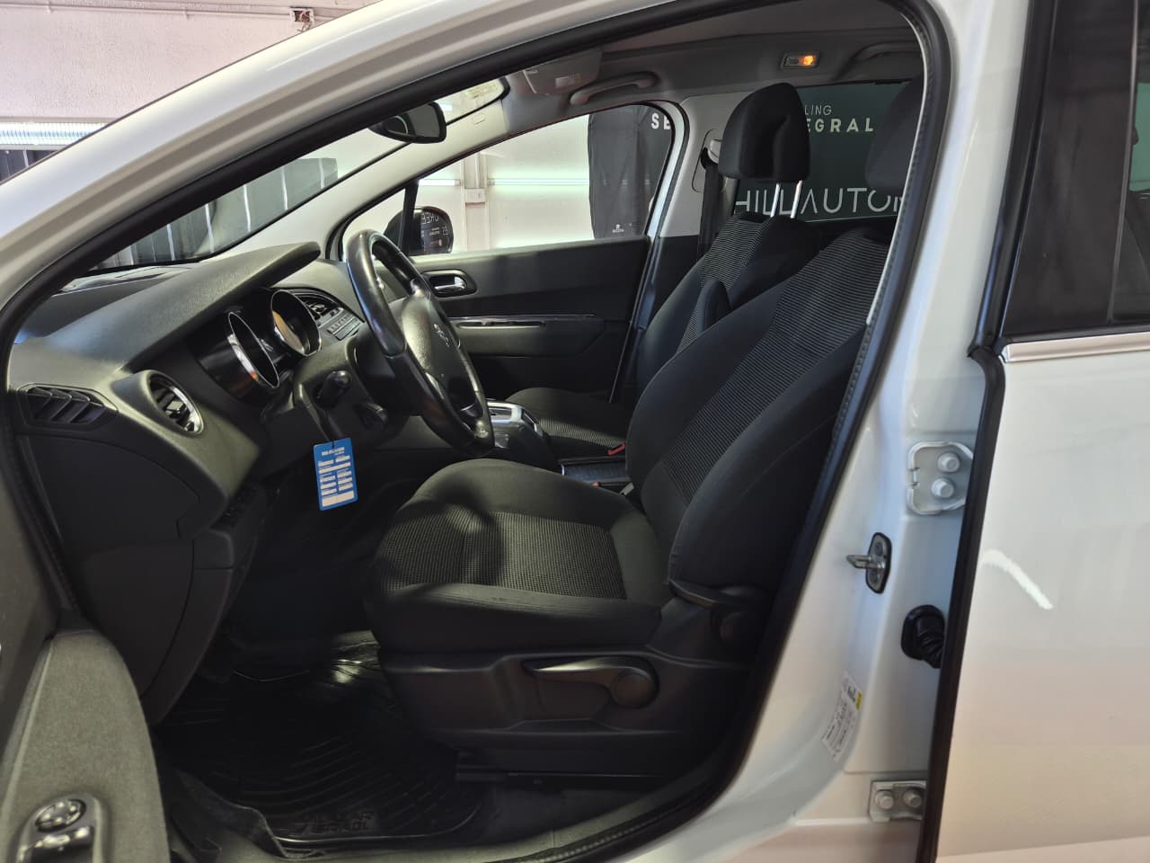 Venta de PEUGEOT 5008 ALLURE 1.6 BLUE DIESEL 4X2 AT