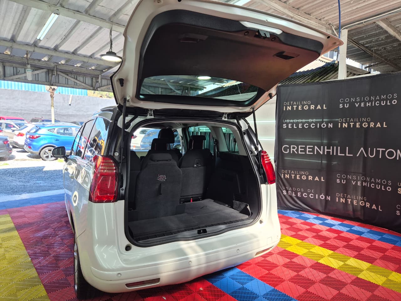 Venta de PEUGEOT 5008 ALLURE 1.6 BLUE DIESEL 4X2 AT
