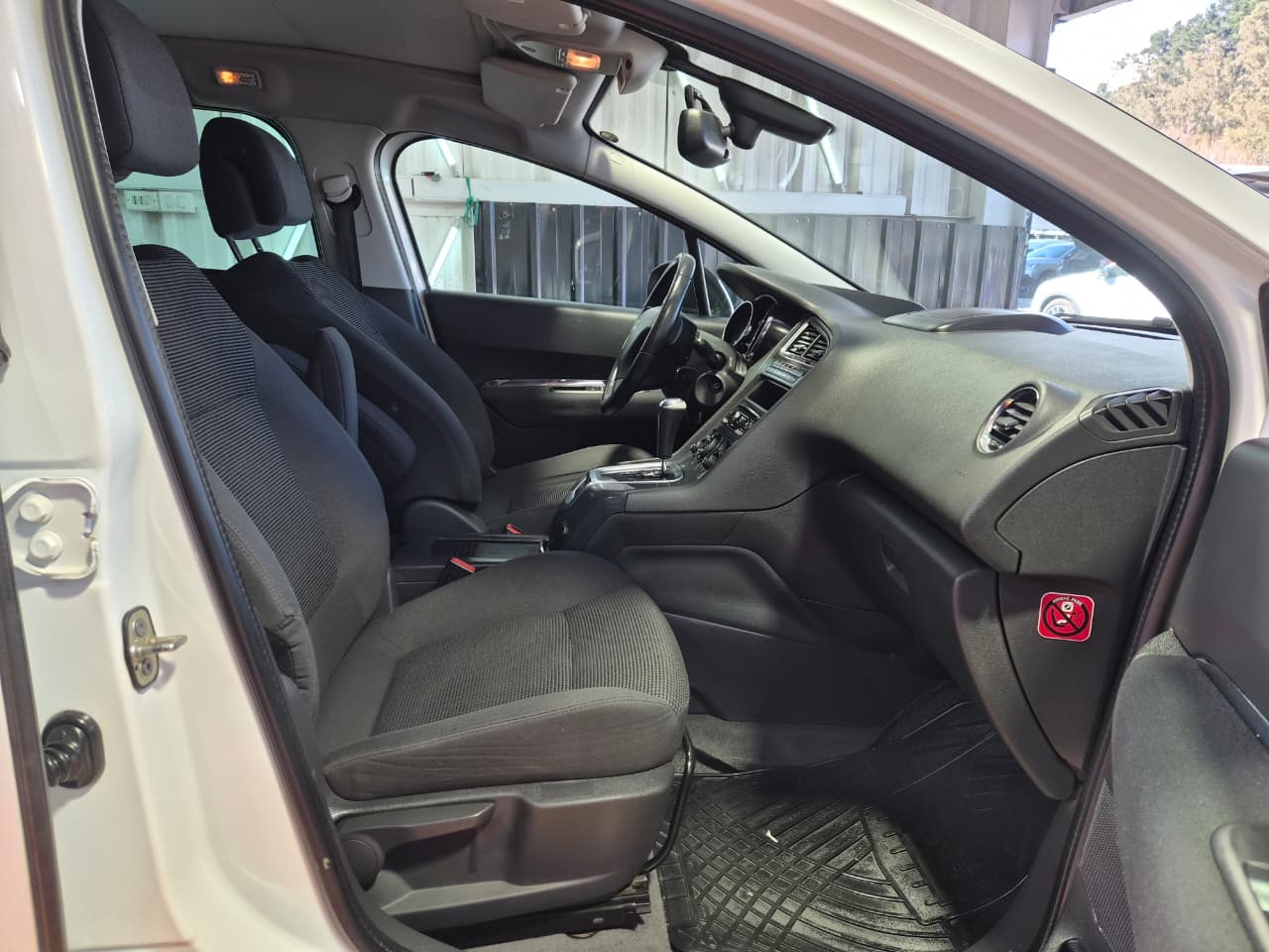 Venta de PEUGEOT 5008 ALLURE 1.6 BLUE DIESEL 4X2 AT