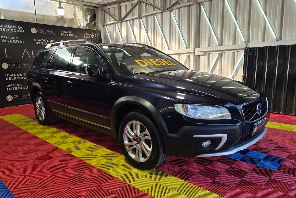 Venta de VOLVO XC70 2.4 D5 COMFORT 4X4 AT - 3DUEÑOS