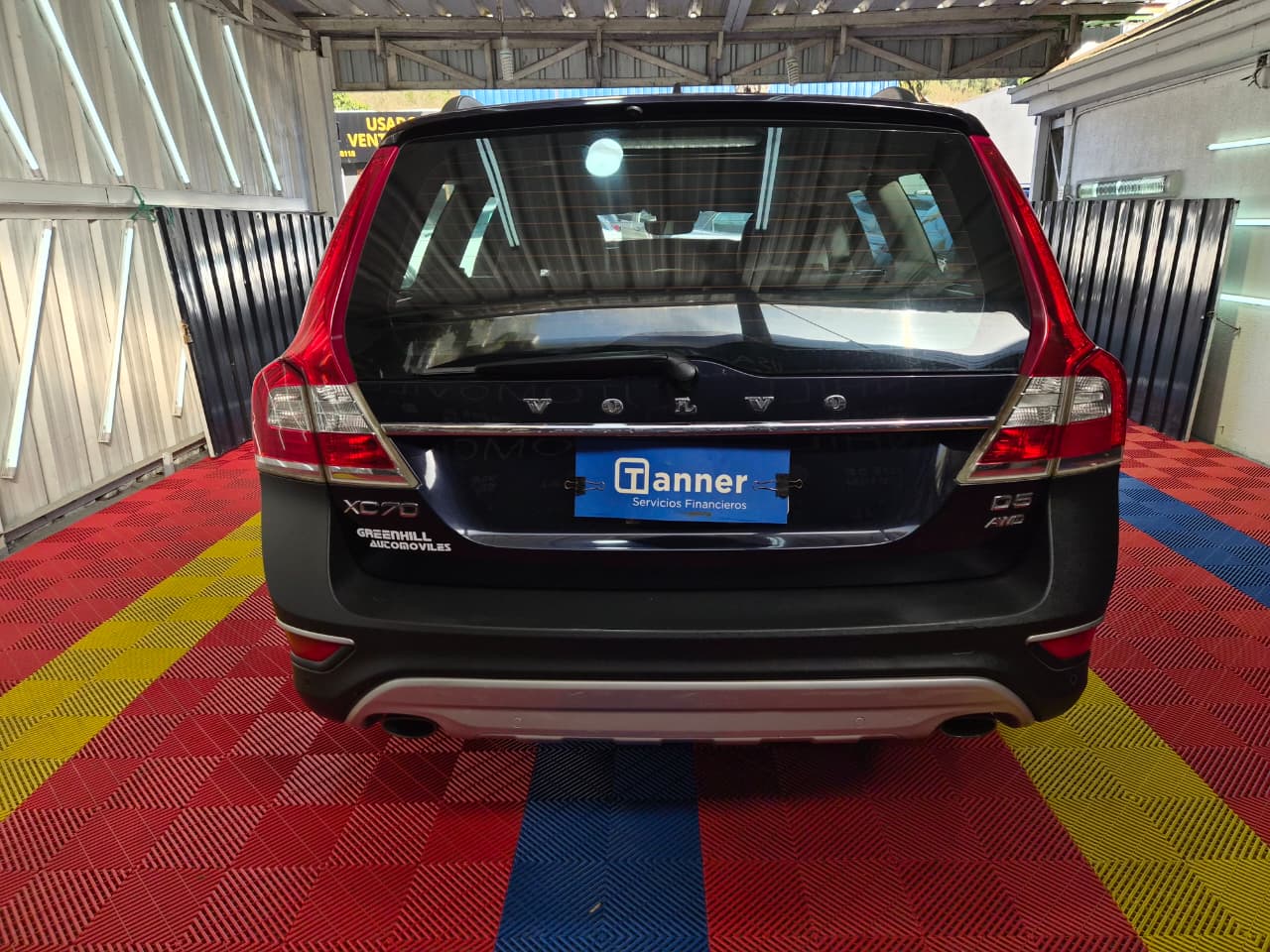 Venta de VOLVO XC70 2.4 D5 COMFORT 4X4 AT - 3DUEÑOS