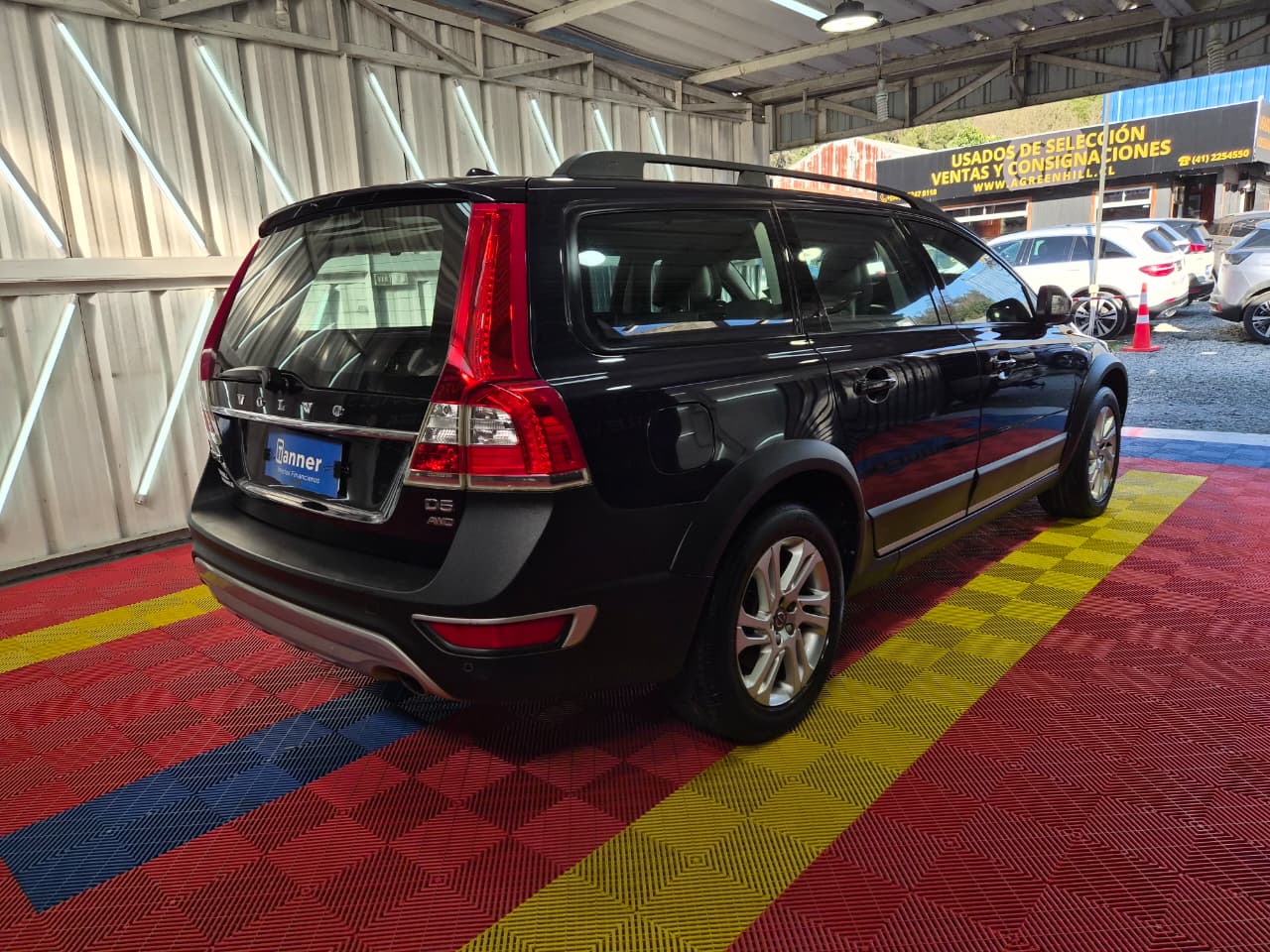 Venta de VOLVO XC70 2.4 D5 COMFORT 4X4 AT - 3DUEÑOS