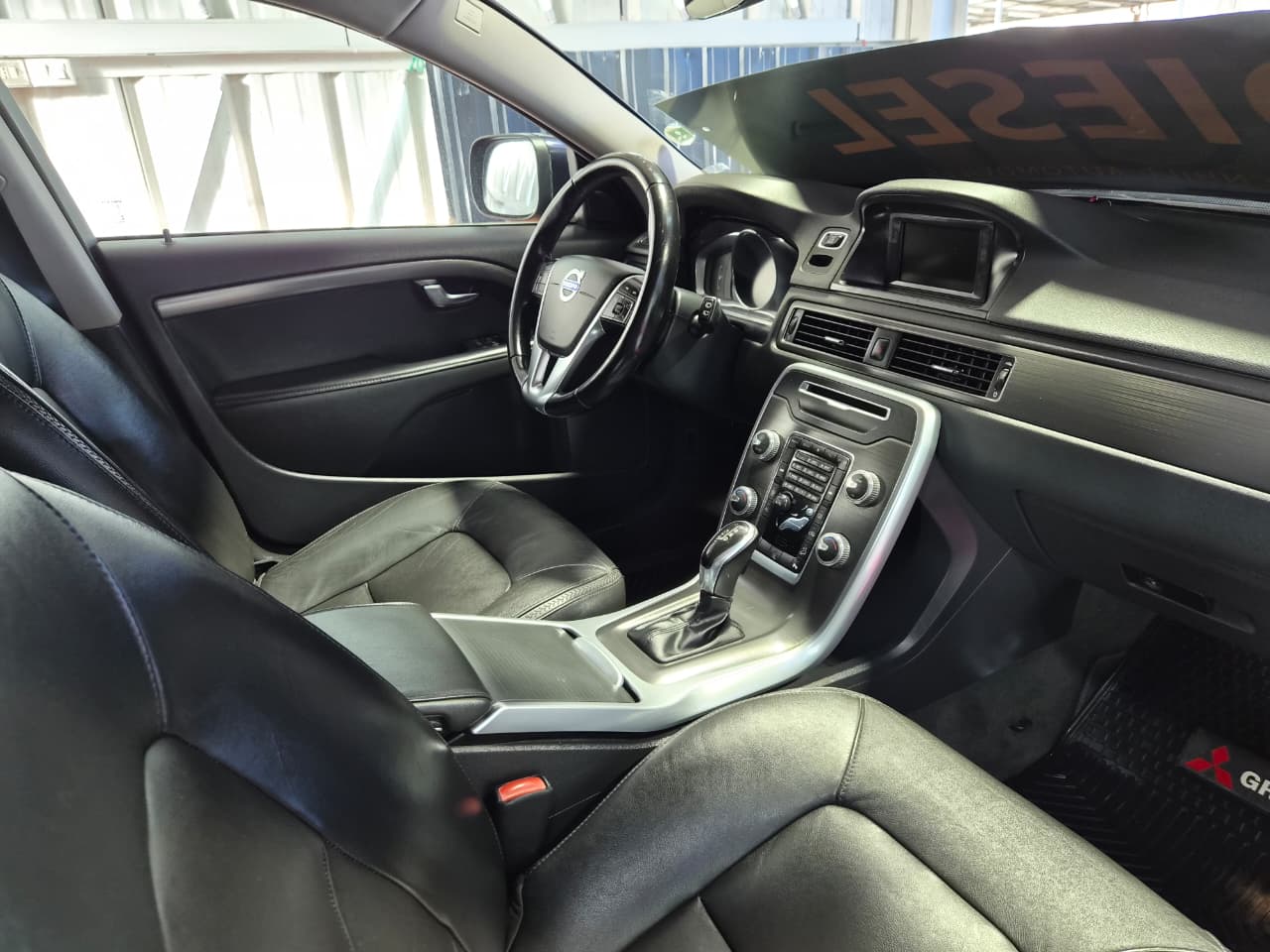 Venta de VOLVO XC70 2.4 D5 COMFORT 4X4 AT - 3DUEÑOS