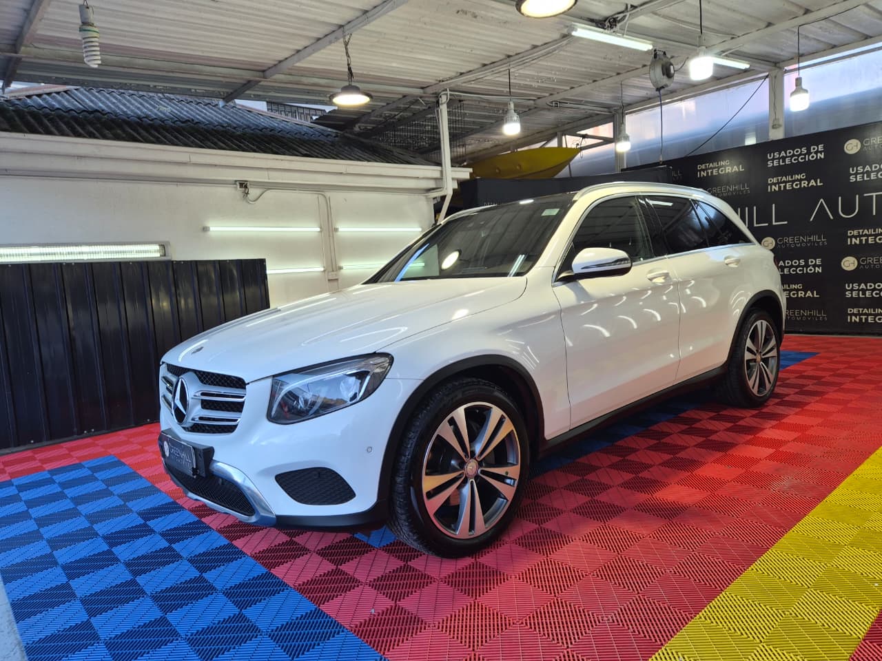 Venta de MERCEDES BENZ GLC250 2.0 4MATIC AT - UN DUEÑO