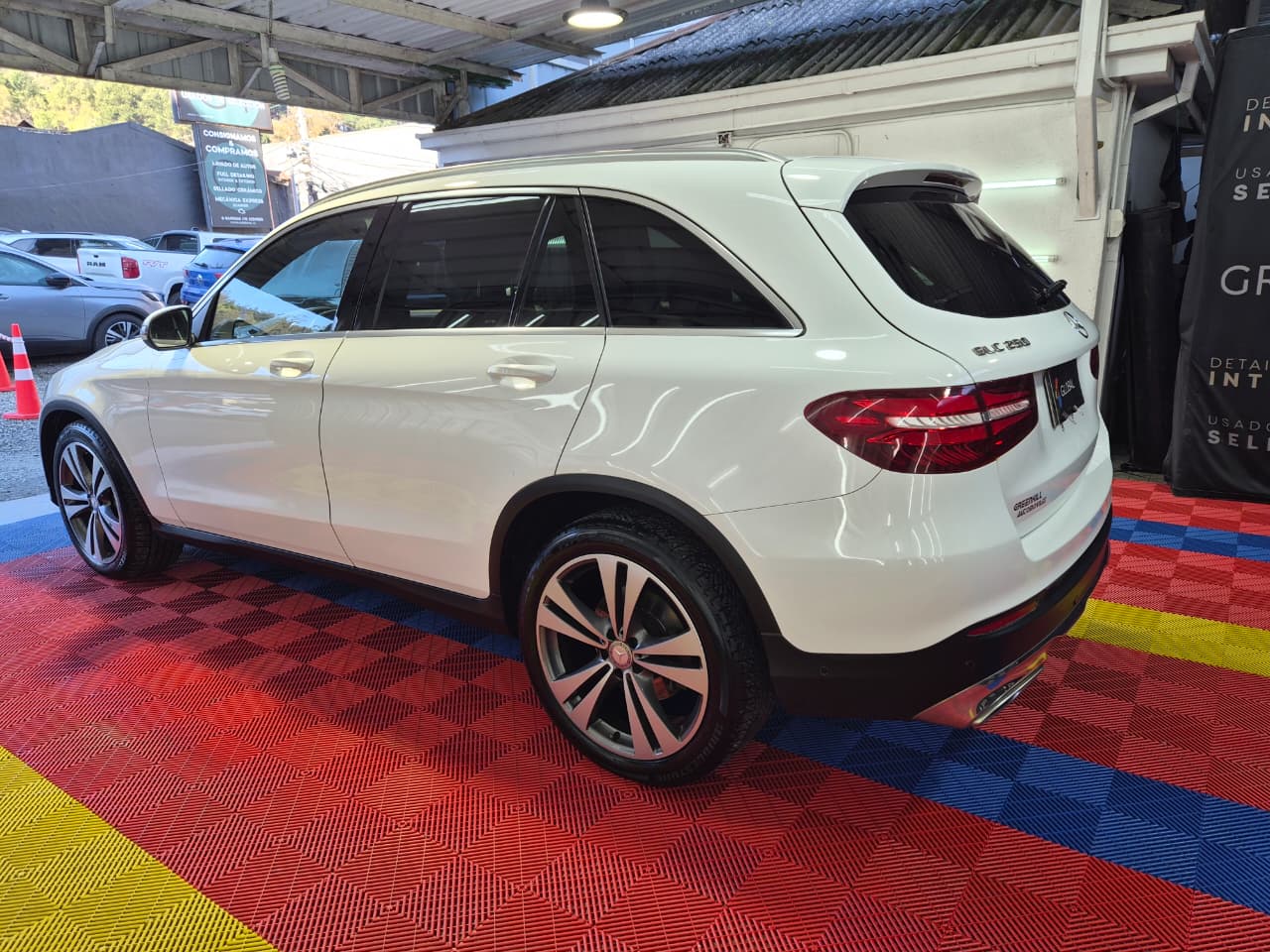 Venta de MERCEDES BENZ GLC250 2.0 4MATIC AT - UN DUEÑO