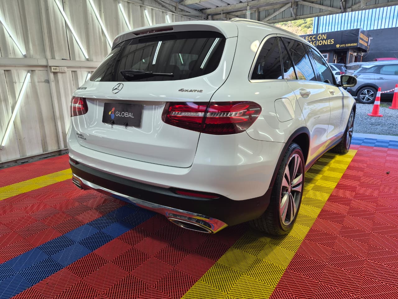 Venta de MERCEDES BENZ GLC250 2.0 4MATIC AT - UN DUEÑO