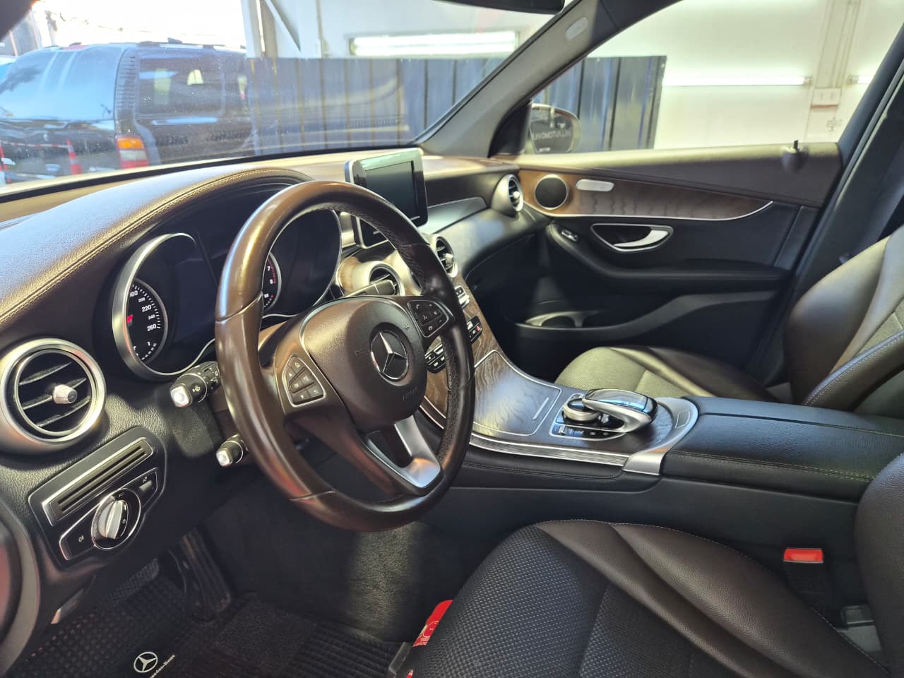 Venta de MERCEDES BENZ GLC250 2.0 4MATIC AT - UN DUEÑO