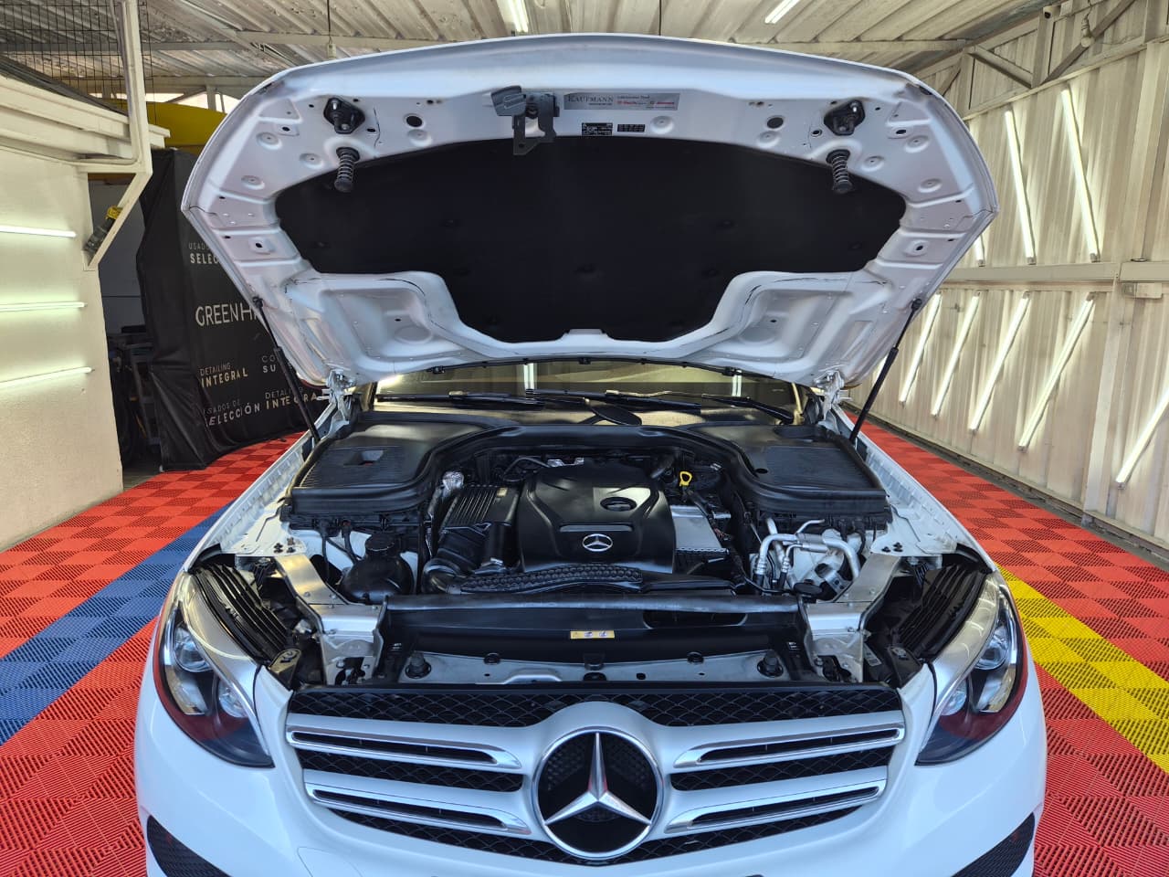 Venta de MERCEDES BENZ GLC250 2.0 4MATIC AT - UN DUEÑO