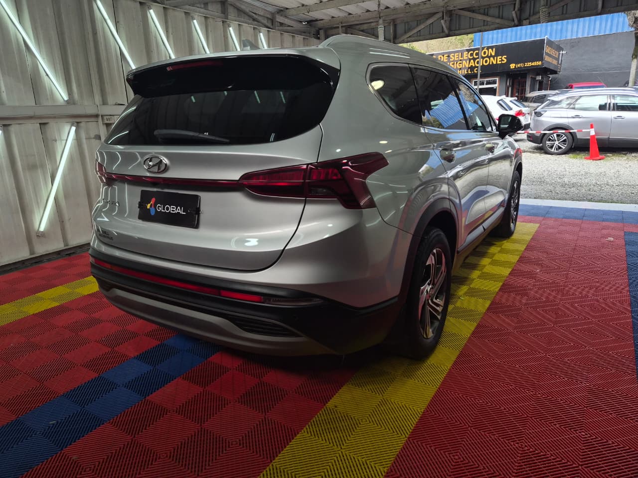 Venta de HYUNDAI SANTA FE 2.5 4X2 AT - 44 MIL KM 
