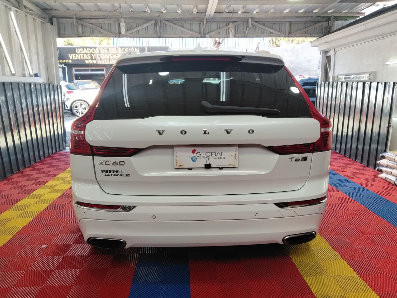 Venta de VOLVO XC60 T6 2.0 4X4 AUT - 2 DUEÑOS 