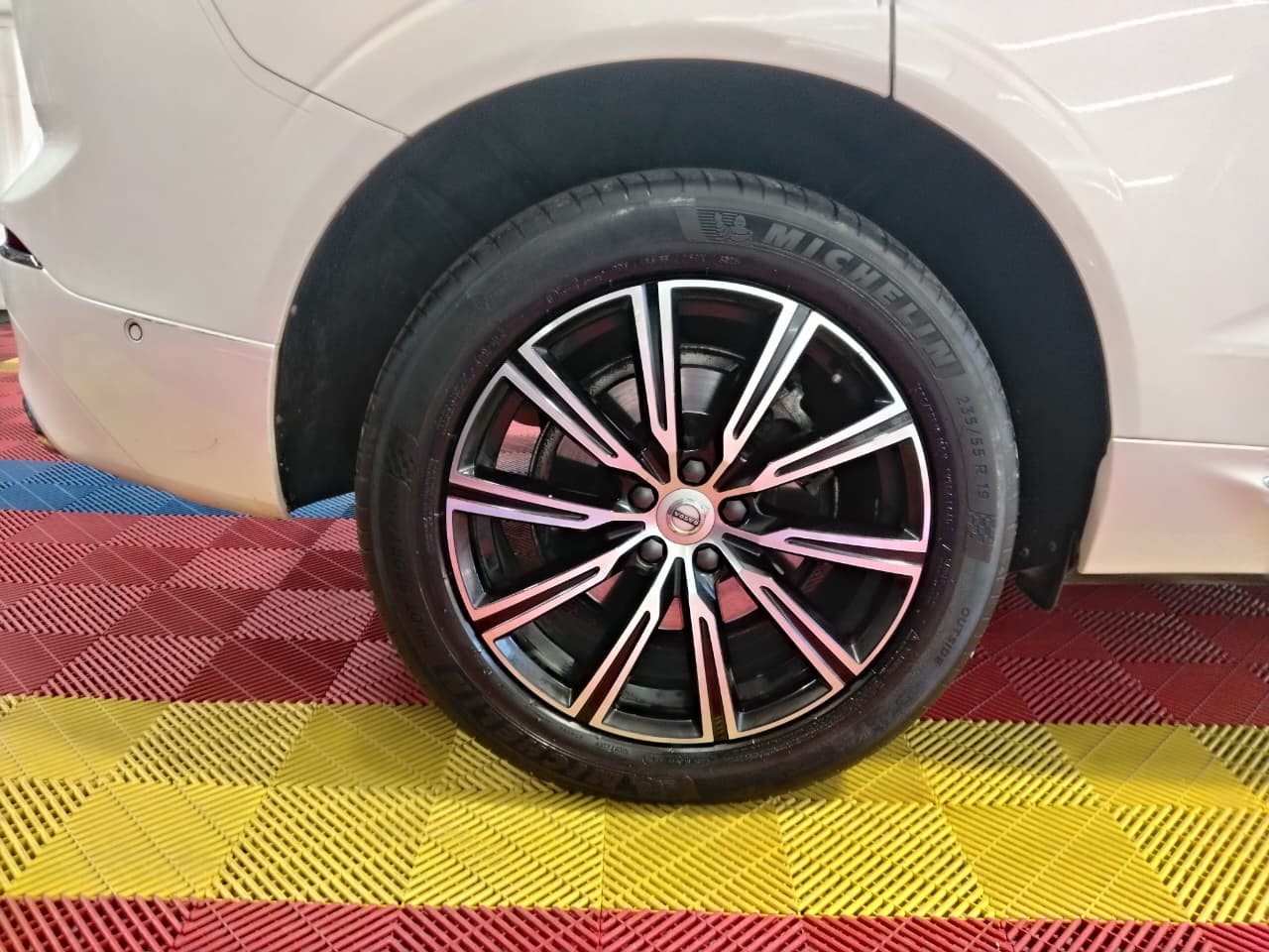 Venta de VOLVO XC60 T6 2.0 4X4 AUT - 2 DUEÑOS 