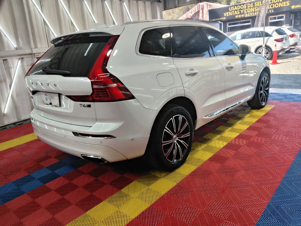 Venta de VOLVO XC60 T6 2.0 4X4 AUT - 2 DUEÑOS 