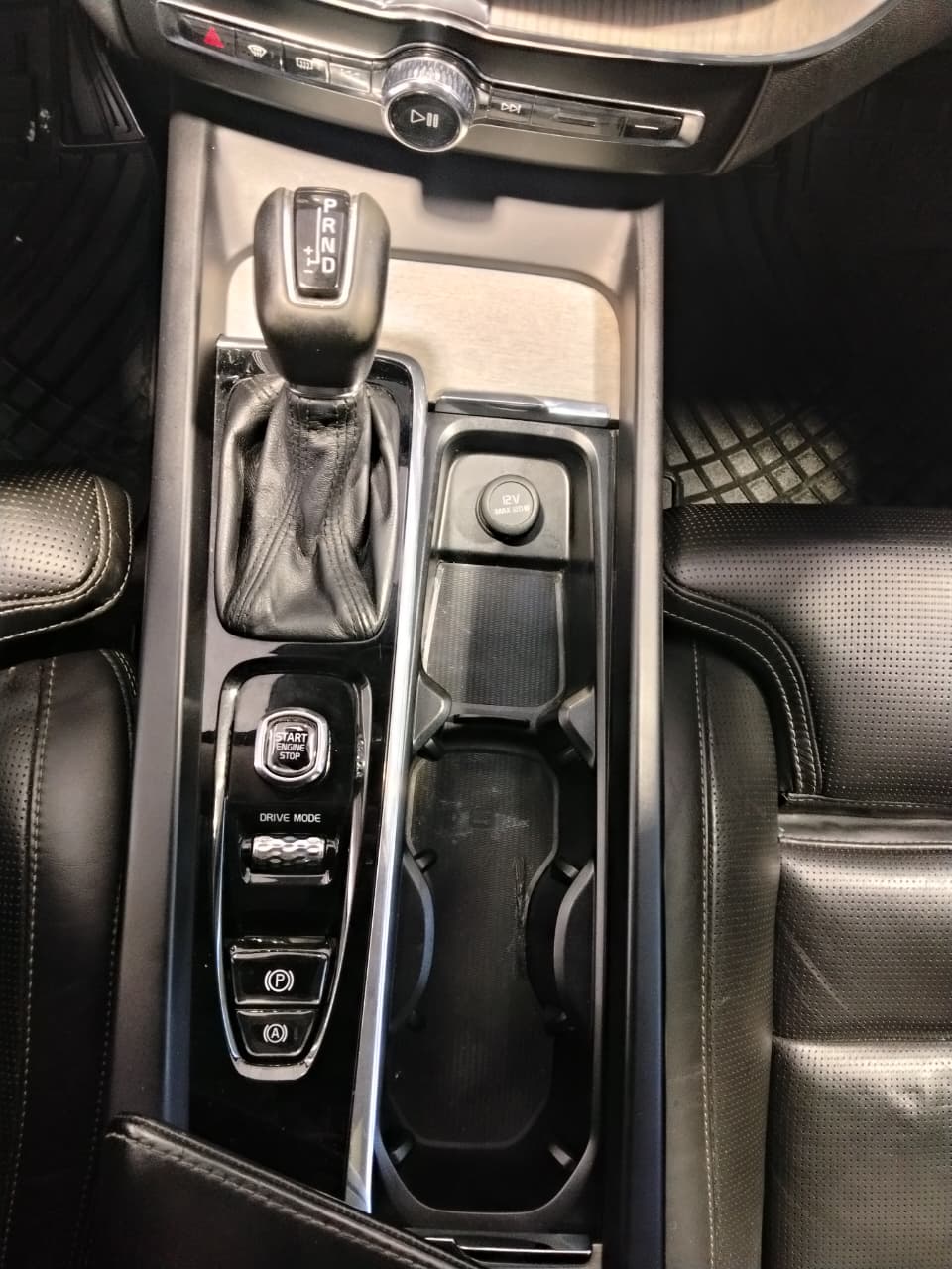Venta de VOLVO XC60 T6 2.0 4X4 AUT - 2 DUEÑOS 
