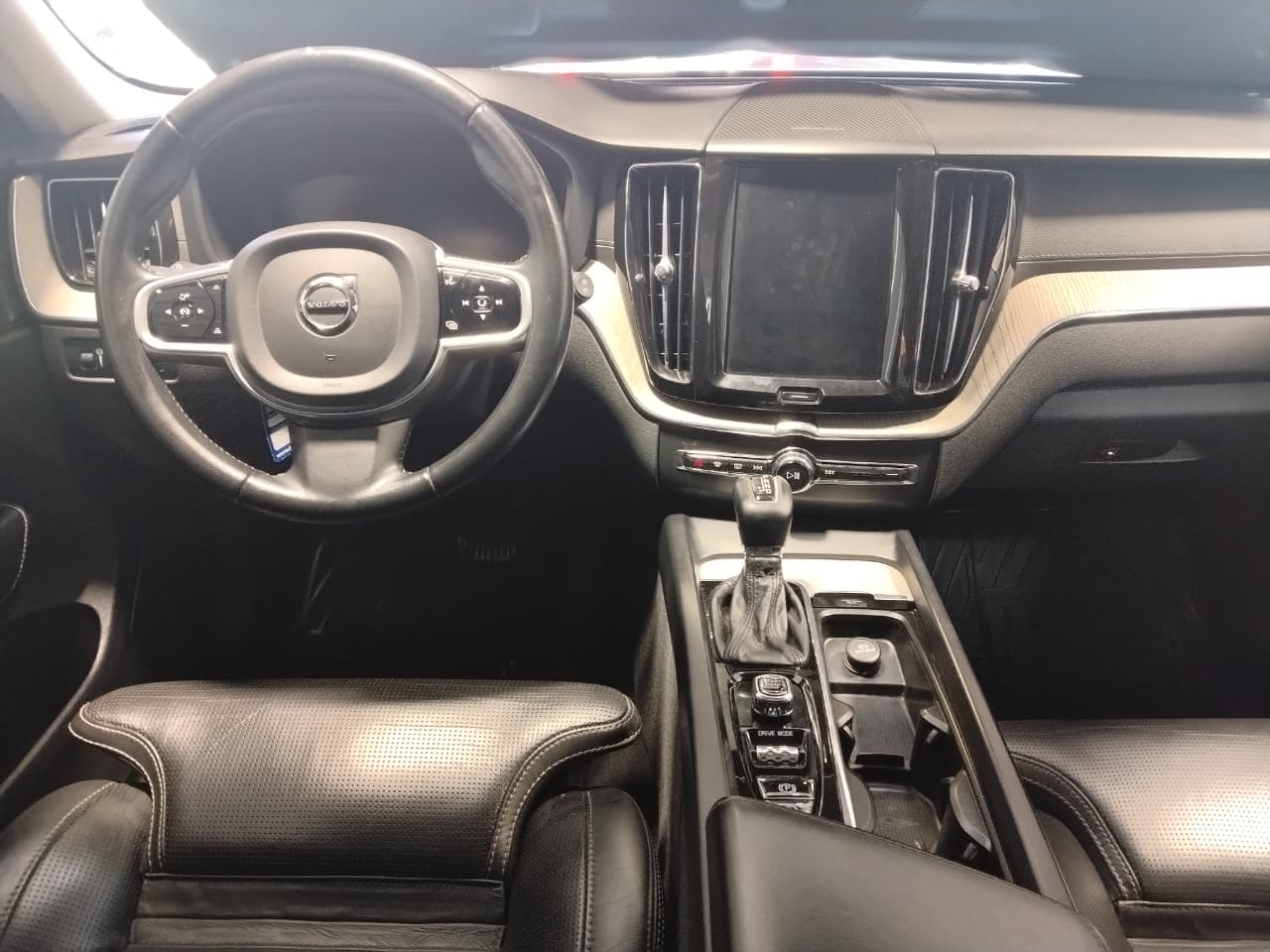Venta de VOLVO XC60 T6 2.0 4X4 AUT - 2 DUEÑOS 