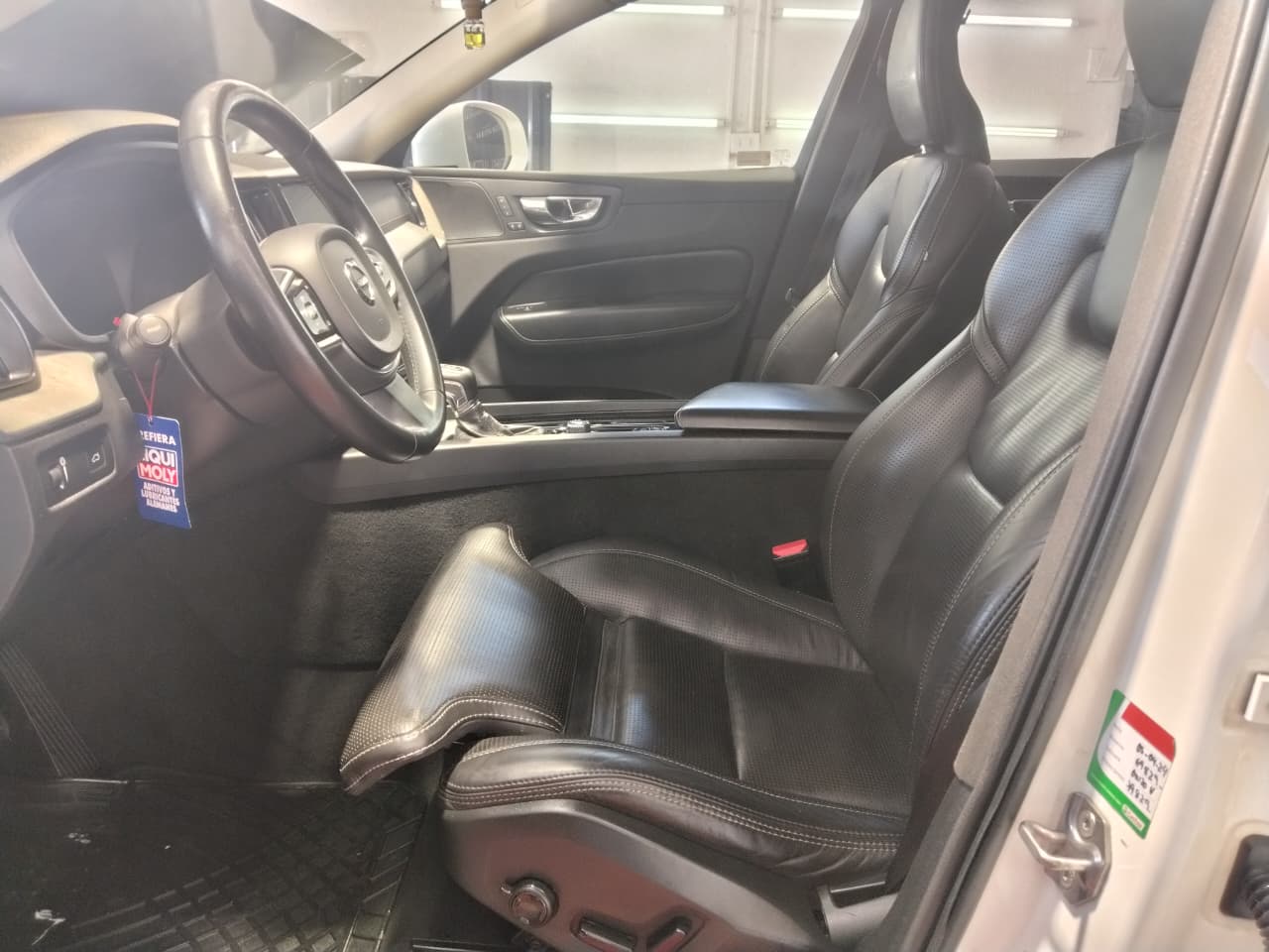Venta de VOLVO XC60 T6 2.0 4X4 AUT - 2 DUEÑOS 