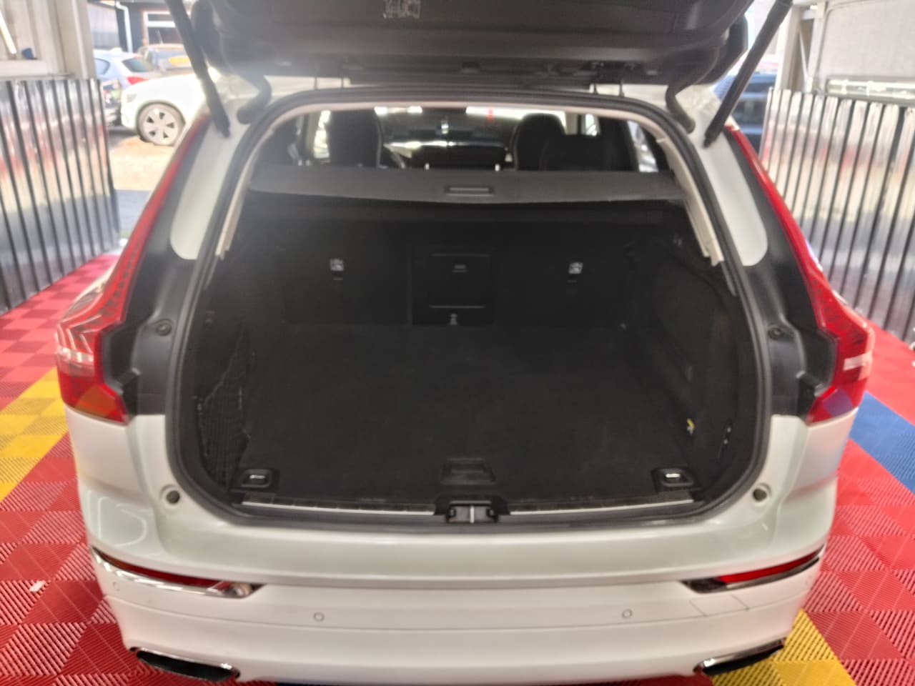 Venta de VOLVO XC60 T6 2.0 4X4 AUT - 2 DUEÑOS 