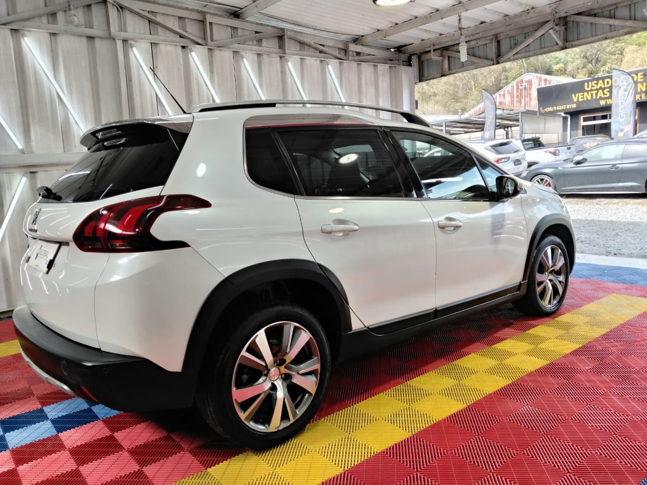 Venta de PEUGEOT 2008 ALLURE 1.5 4X2 DIESEL MT - UN DUEÑO