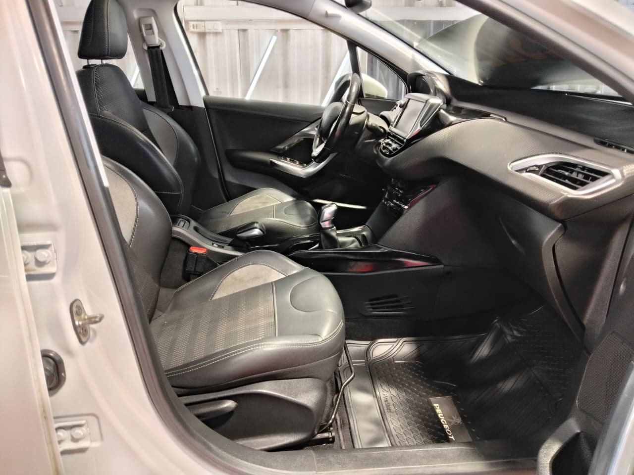 Venta de PEUGEOT 2008 ALLURE 1.5 4X2 DIESEL MT - UN DUEÑO