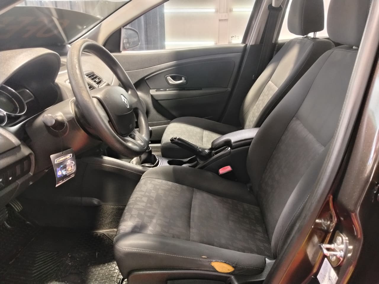 Venta de RENAULT FLUENCE EXPRESSION 2.0 4X2 MT - UN DUEÑO