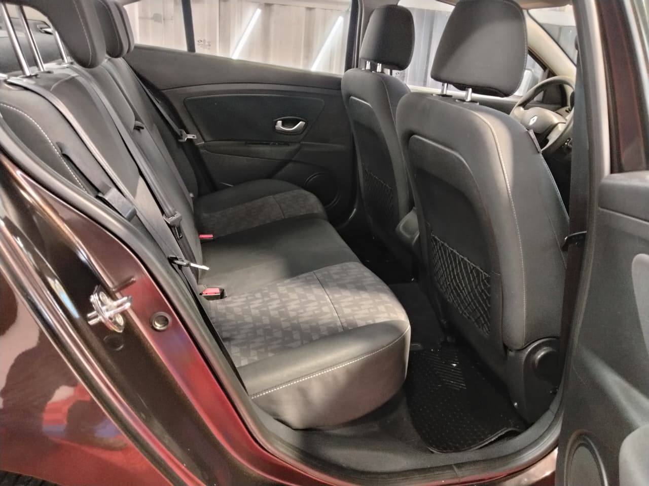 Venta de RENAULT FLUENCE EXPRESSION 2.0 4X2 MT - UN DUEÑO