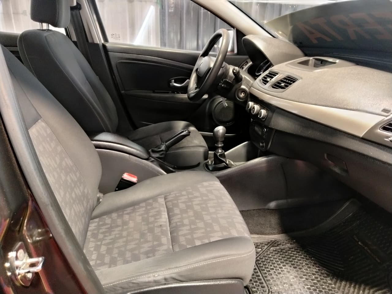 Venta de RENAULT FLUENCE EXPRESSION 2.0 4X2 MT - UN DUEÑO