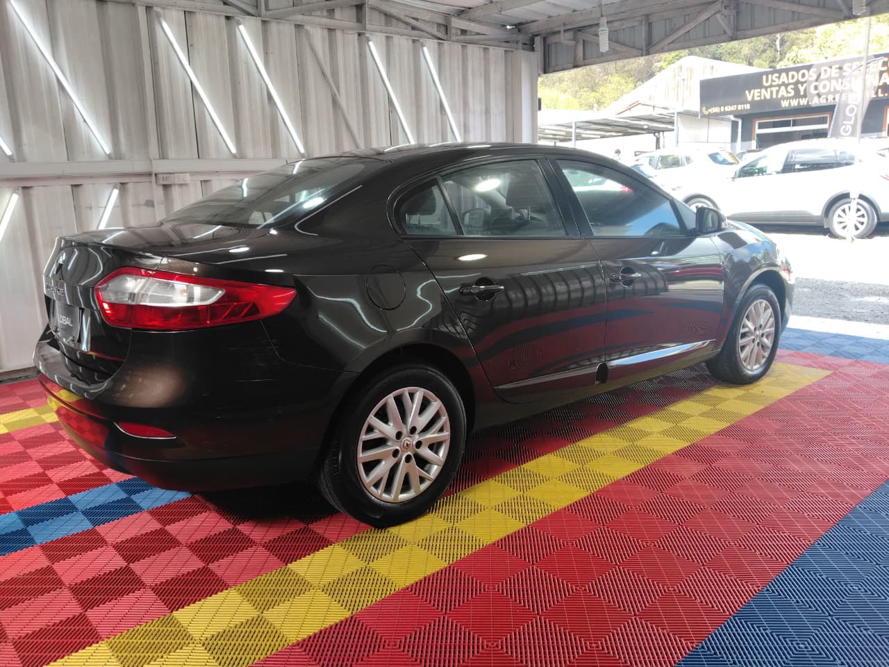 Venta de RENAULT FLUENCE EXPRESSION 2.0 4X2 MT - UN DUEÑO