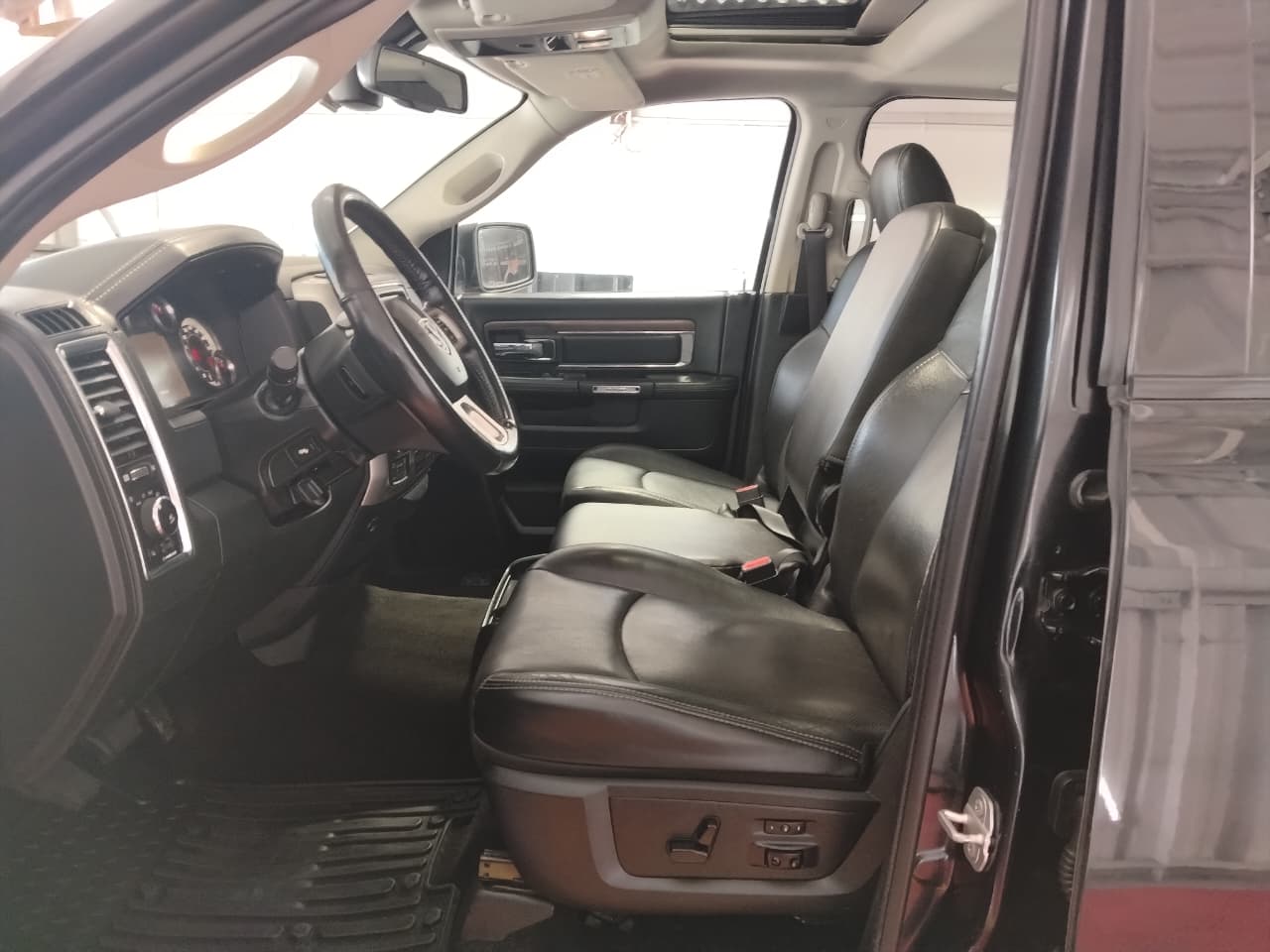 Venta de DODGE RAM 1500 5.7 LARAMIE 4X4 - UN DUEÑO