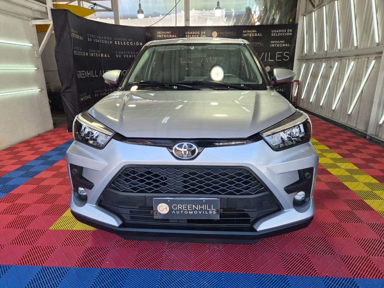 Venta de TOYOTA RAIZE 1.2 E 4X2 MT - 2 DUEÑOS 