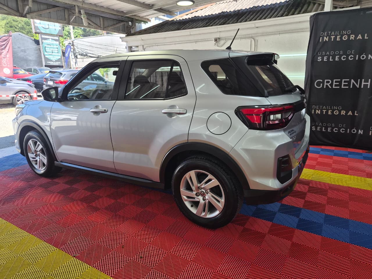 Venta de TOYOTA RAIZE 1.2 E 4X2 MT - 2 DUEÑOS 