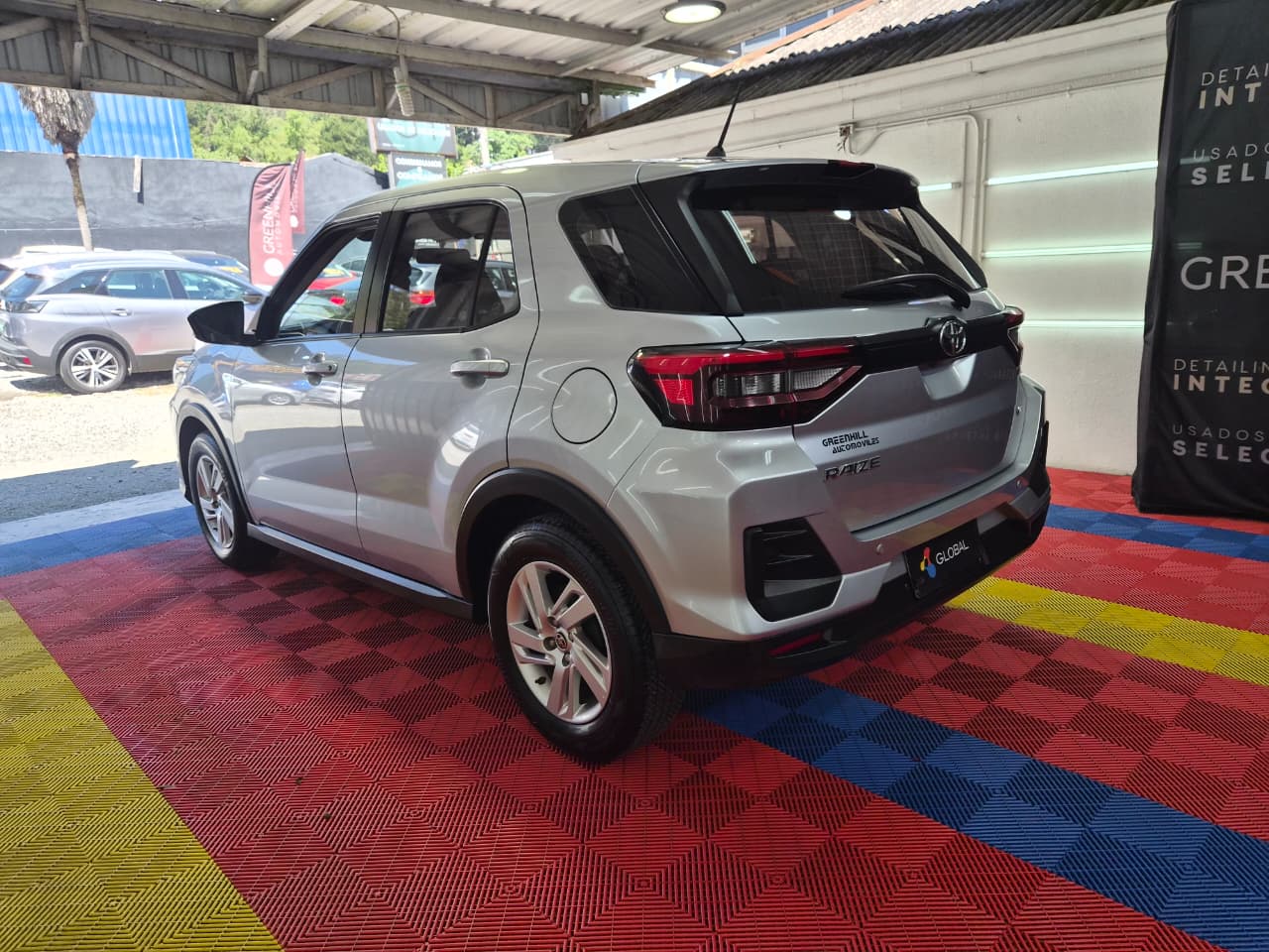 Venta de TOYOTA RAIZE 1.2 E 4X2 MT - 2 DUEÑOS 