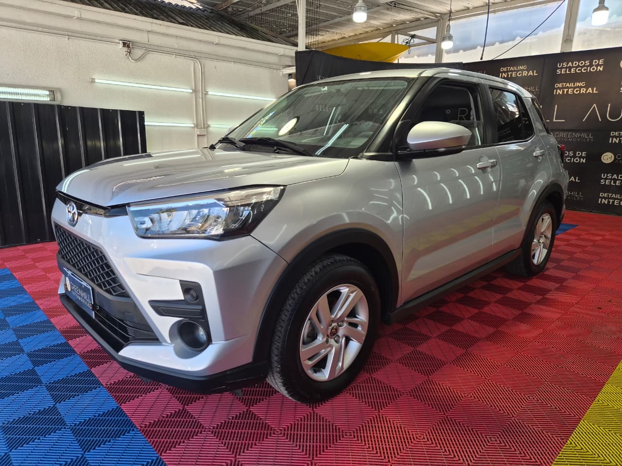 Venta de TOYOTA RAIZE 1.2 E 4X2 MT - 2 DUEÑOS 