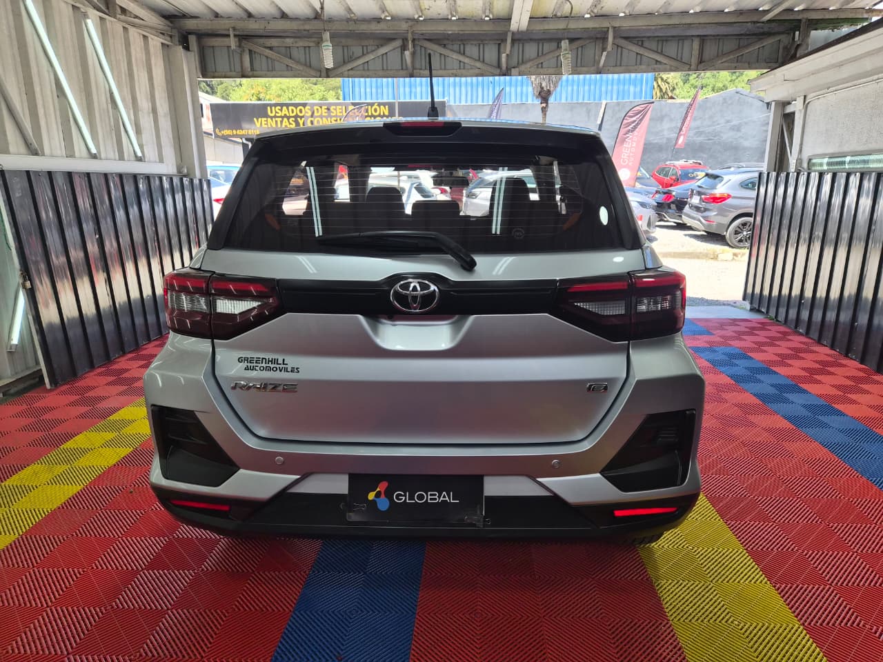 Venta de TOYOTA RAIZE 1.2 E 4X2 MT - 2 DUEÑOS 