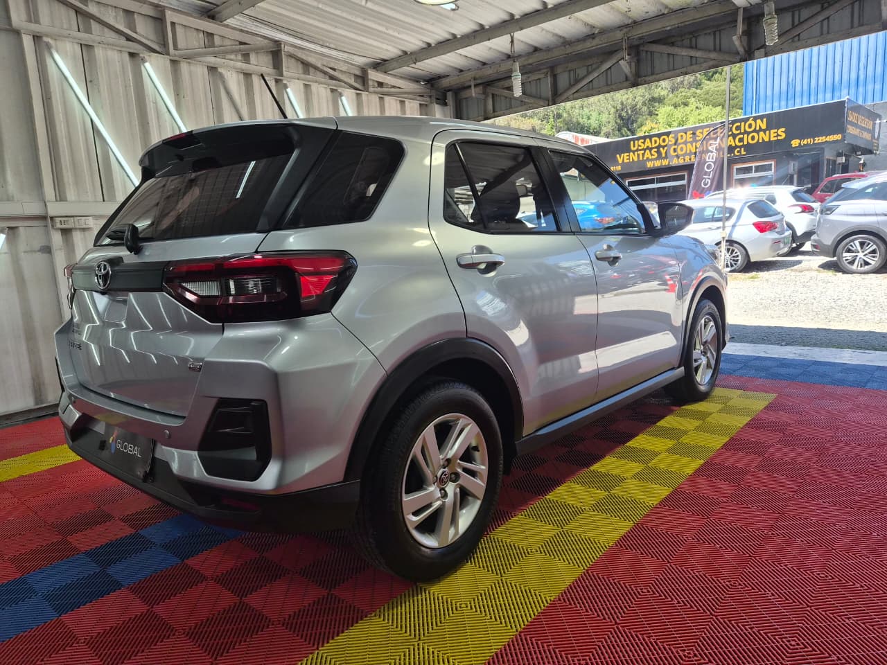 Venta de TOYOTA RAIZE 1.2 E 4X2 MT - 2 DUEÑOS 