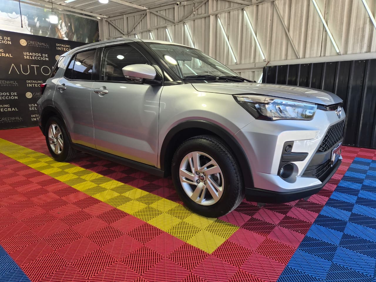 Venta de TOYOTA RAIZE 1.2 E 4X2 MT - 2 DUEÑOS 